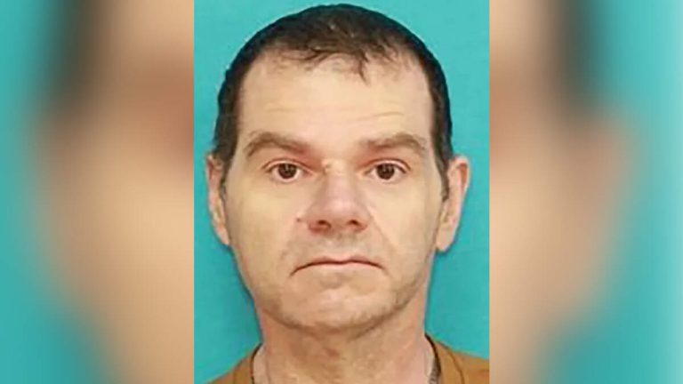 Police Searching For Triple Murder Suspect Last Seen In Arkansas