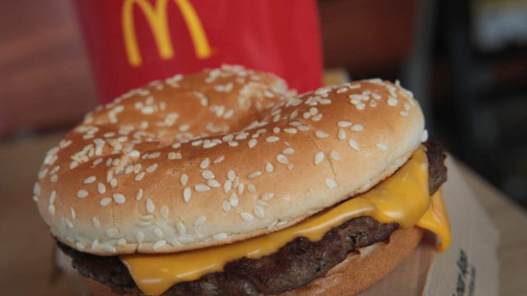 ‘Everyone’s Favorite Sandwich’ To Return To McDonald’s Menus Nationwide