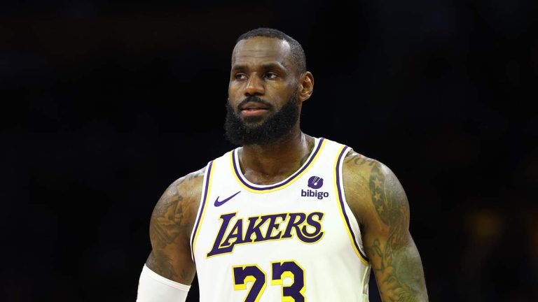 LeBron James Reportedly Signs Two-Year Deal with Lakers