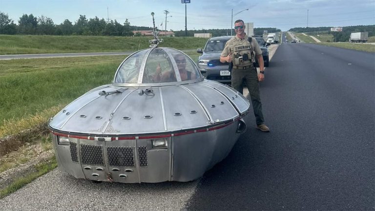 Officer Pulls Over Roswell-Bound ‘UFO’ Driving On Highway