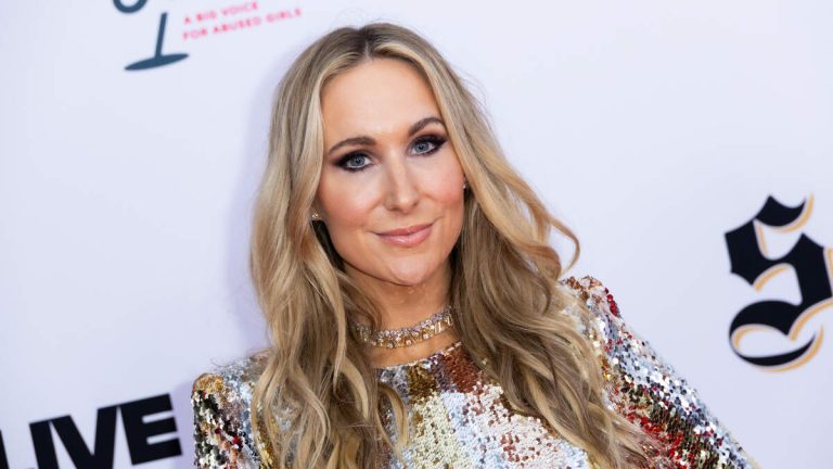 Nikki Glaser to Host Golden Globes on Jan. 5