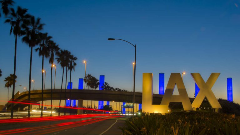 UA Flight Attendants Announce Strike Authorization at LAX