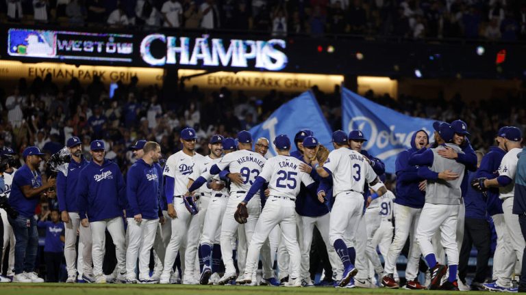 Dodgers Win Division Title With 7-2 Victory Over Padres