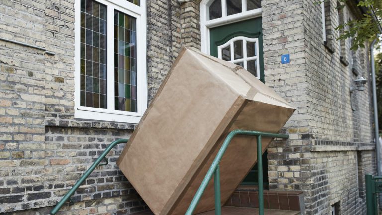 Man Had Himself Delivered To His Ex Girlfriend’s House In A Box