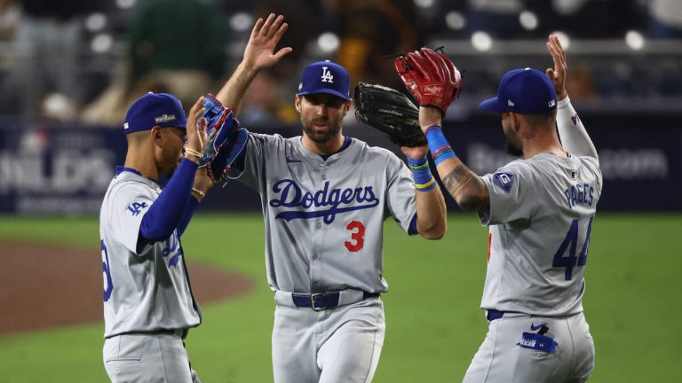 Dodgers Avoid Elimination With 8-0 Victory, Series Tied at Two