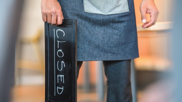 Fans Worried As Popular Restaurant Chain Quietly Closes Dozens Of Locations