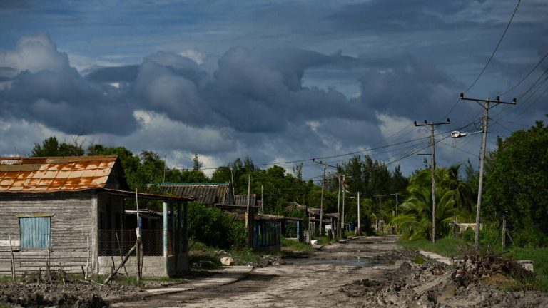 Hurricane Rafael Strengthening As It Heads Towards Cuba, Gulf Of Mexico