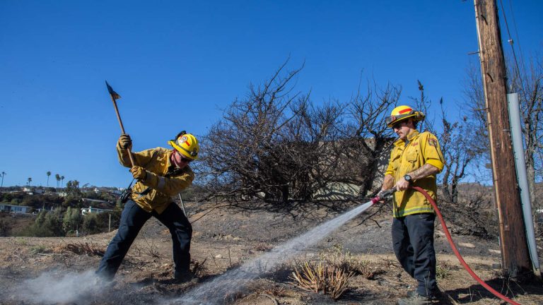 Break in Winds Aids California Firefighters