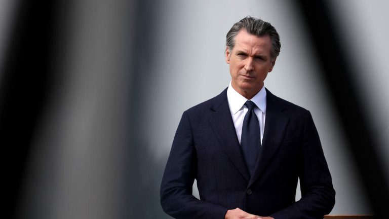 Newsom Invites Republicans to Tour LA Fire Damage