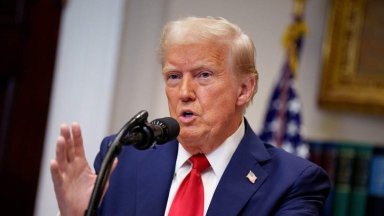 Trump En Route to LA to Visit Fire-Ravaged Pacific Palisades