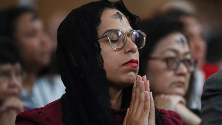 Christians Observe Ash Wednesday; Gomez to Lead Bilingual Mass at Cathedral