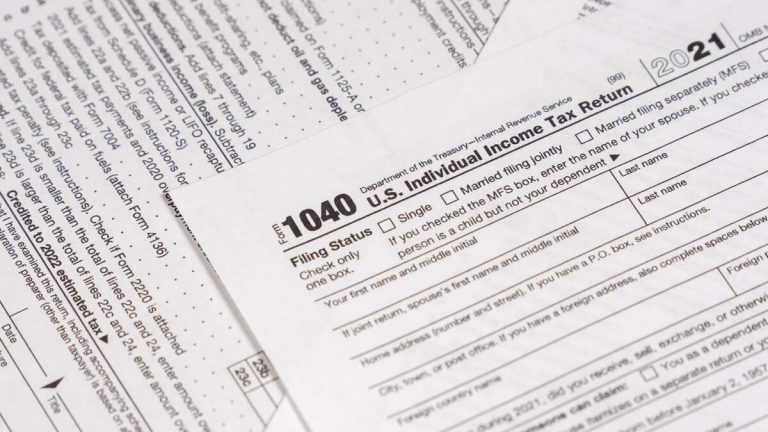 CSULB Students Offer Free Tax Help to Low-Income Filers