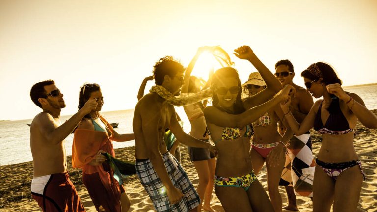 FBI in LA Reminds Spring Break Travelers to Be Cautious