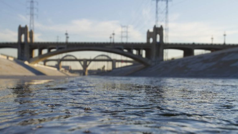 LA River Kayaker Advocates for River’s Re-Naturalization