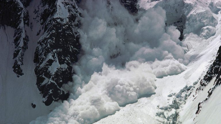 Massive Avalanche Kills Three Skiers