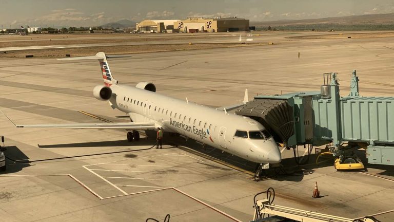 Passengers Evacuate Onto Plane’s Wings After Smoky Haze Filled The Cabin