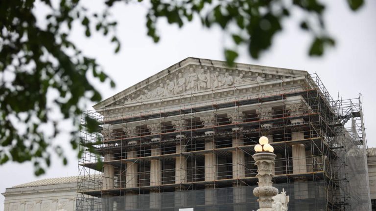 Supreme Court Allows Trump To Deport Migrants Under Alien Enemies Act