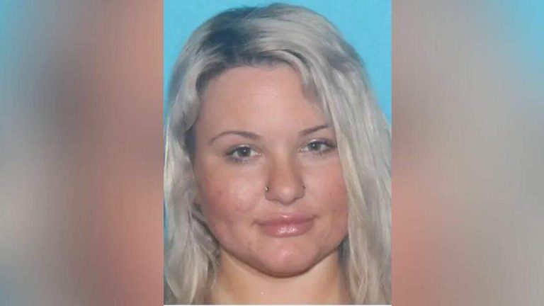 Woman Hired Hitman Found On Tinder To Kill Ex-Boyfriend Cop, His Daughter