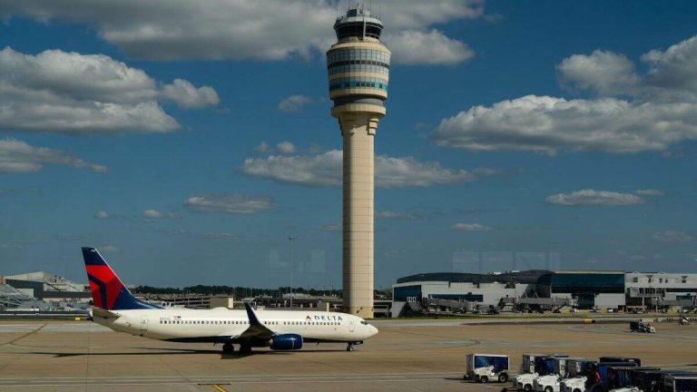 2 Major US Airports Experience Terrifying Air Traffic Control Outages