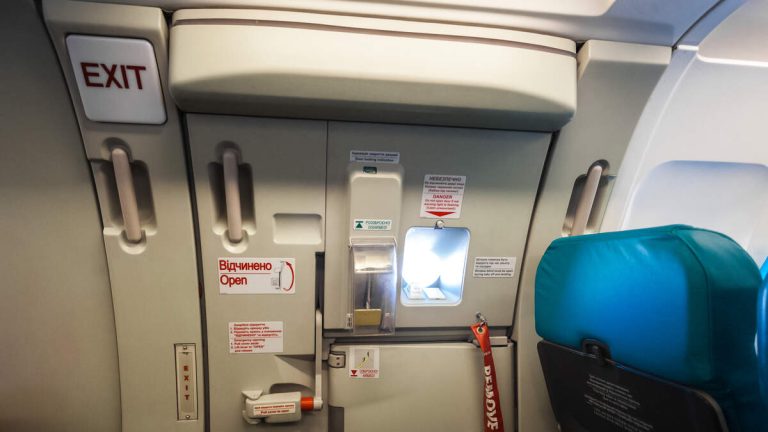 Marine Tackles ‘Unruly’ Passenger Who Tired To Open Exit Door Midflight