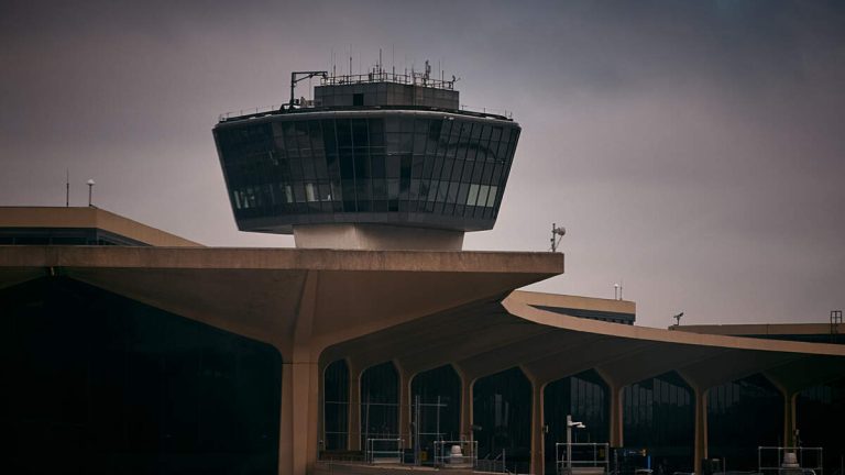 Radar Screens At Newark Airport Went Black Again Overnight