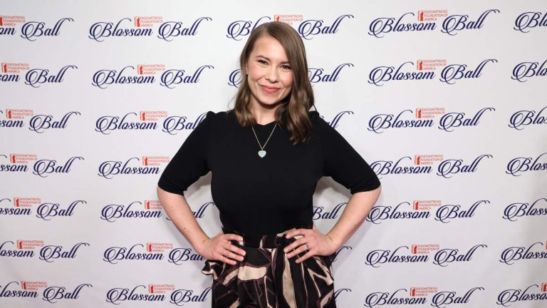Steve Irwin’s Daughter Bindi Hospitalized