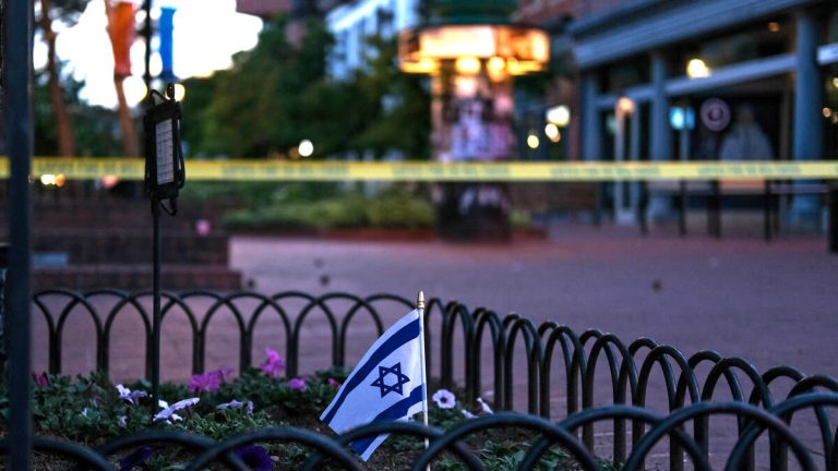 LA Mayor Calls for Emergency Meeting in Wake of Colorado Terror Attack