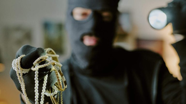 Seven Men Charged In ‘Largest Jewelry Heist In US History’