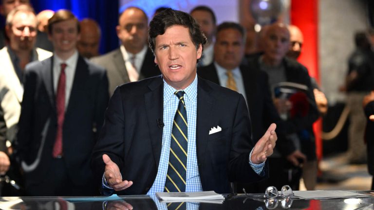 Tucker Carlson Calls FOX News ‘Propaganda’