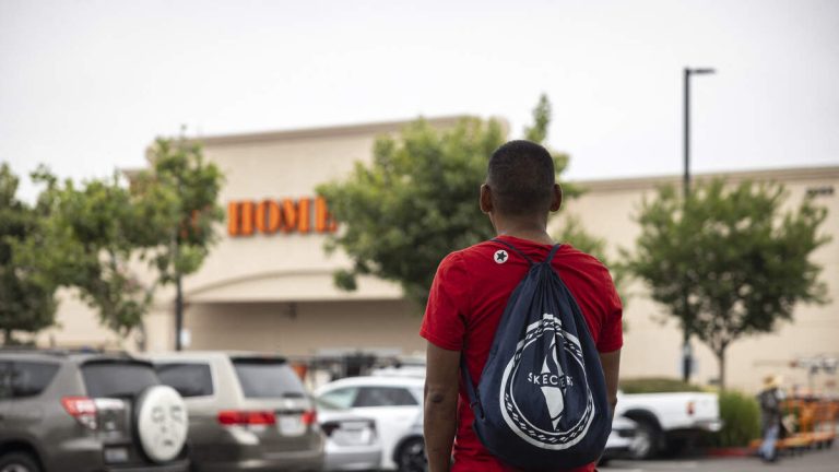 Immigrant-Rights Advocates Undertake Daylong `Community Stoppage’