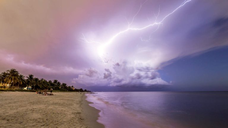 Man Struck By Lightning After Leaving Car To Warn Beachgoers About Storm