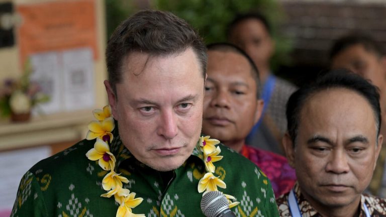 Musk Says He’ll Move SpaceX from Hawthorne to Texas