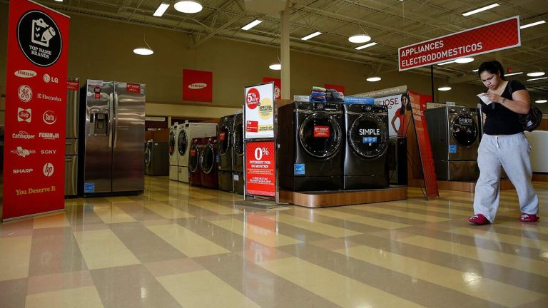 National Home Retail Chain Closing 100 Stores, Considering Bankruptcy