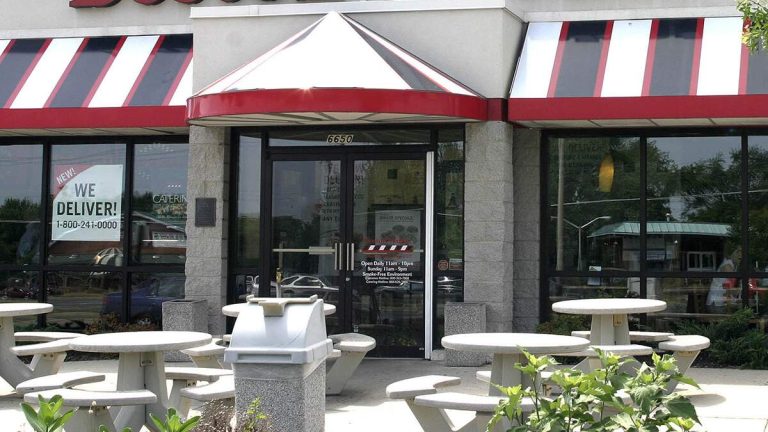 Fast Food Chain That Once Had 1,200 Restaurants About To Close Remaining 27