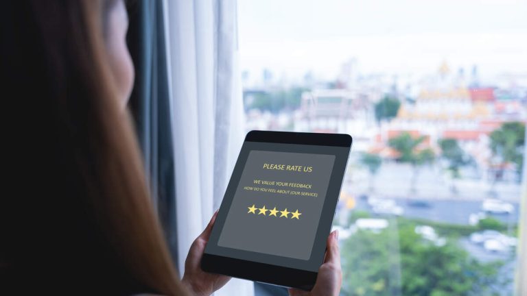 Posting Fake Online Reviews Is Now Illegal Under New FTC Rule