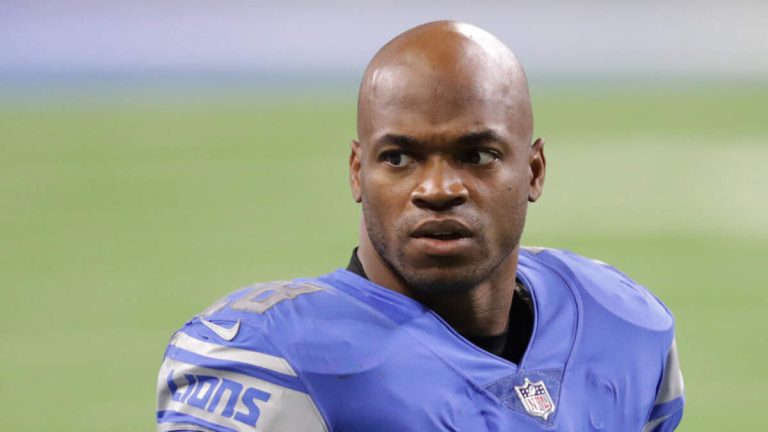 Former NFL MVP Adrian Peterson Facing Arrest Warrants