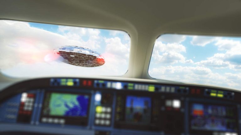 Multiple Pilots Report UFOs ‘Moving At Extreme Speeds’ Over Oregon