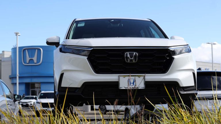 Over 205,000 Honda SUVs Recalled Due To Fuel Leak Concerns