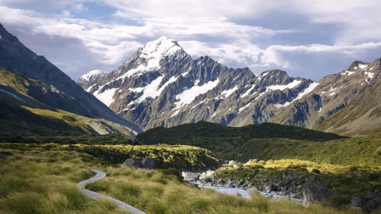 Three Climbers From The U.S., Canada Missing On New Zealand’s Tallest Peak