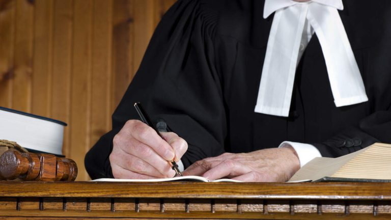 Colorado Mom Accused Of Killing Two Children Can Be Extradited From The UK