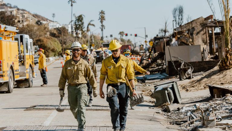 Final Evacuation Orders Lifted as Palisades Fire Containment Rises
