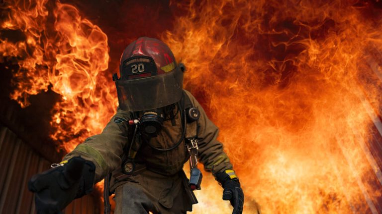 Firefighters Contain Damage from Downtown Blaze to Vacant Structure