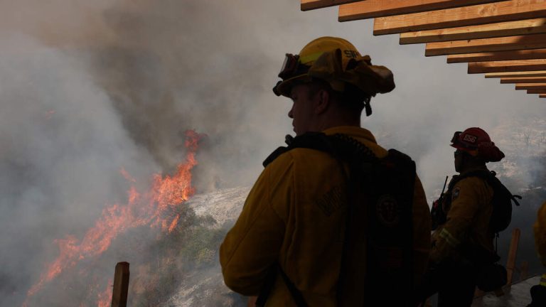 Los Angeles Wildfires Expected To Grow As Dry, Windy Conditions Persist