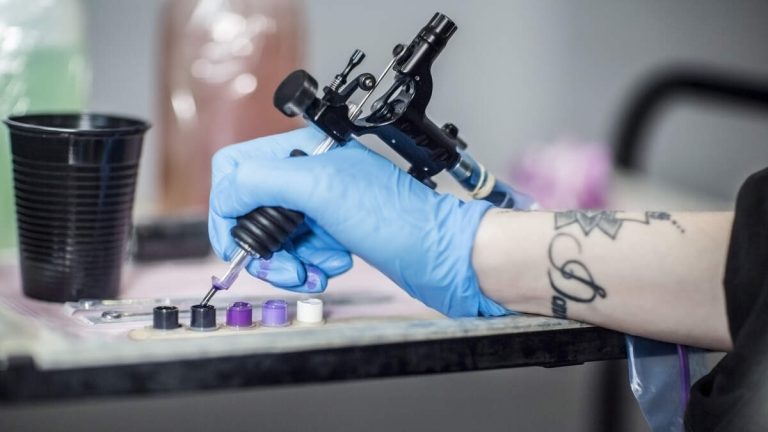 Tattoo Artist Criticized For Giving 9-Year-Old Girl An American Flag Tattoo