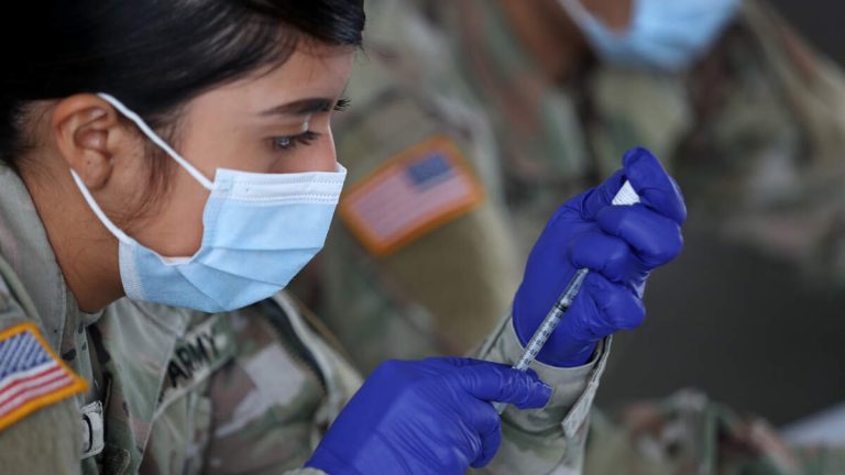 Trump To Reinstate Service Members Discharged For Not Getting COVID Vaccine