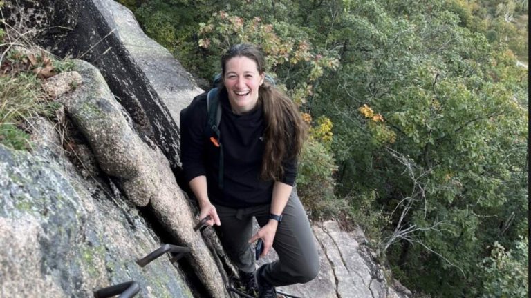 Female Solder In DC Crash Black Hawk Helicopter Identified
