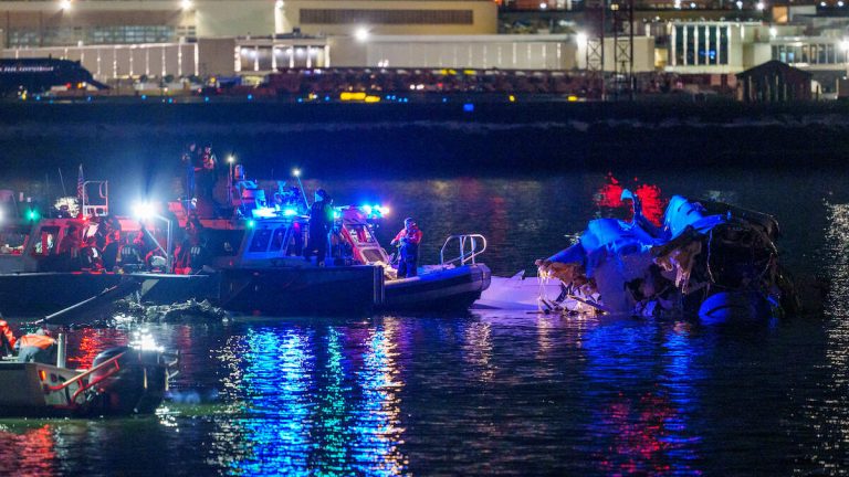 Hero Pilots Made Last Ditch Effort To Save Plane In DC Crash