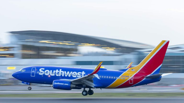 Video Shows Southwest Plane Abort Landing To Avoid Hitting Private Jet