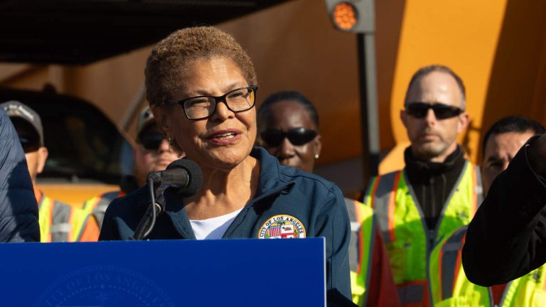 Karen Bass’s Texts Reveal Early Response to Palisades Fire