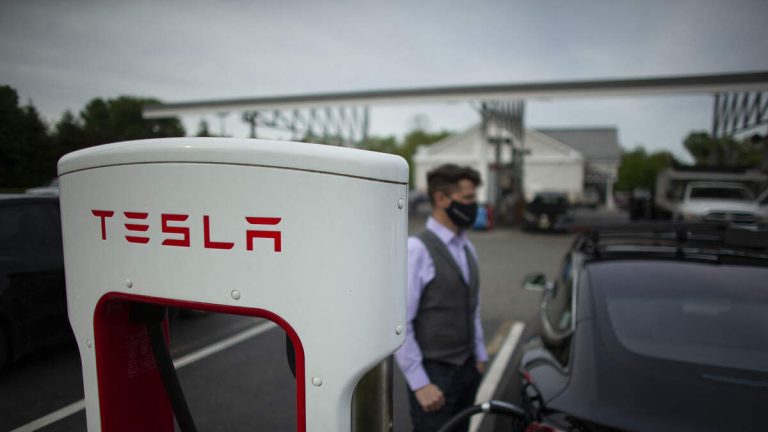Tesla’s Drive-In Restaurant Plan Faces Challenges